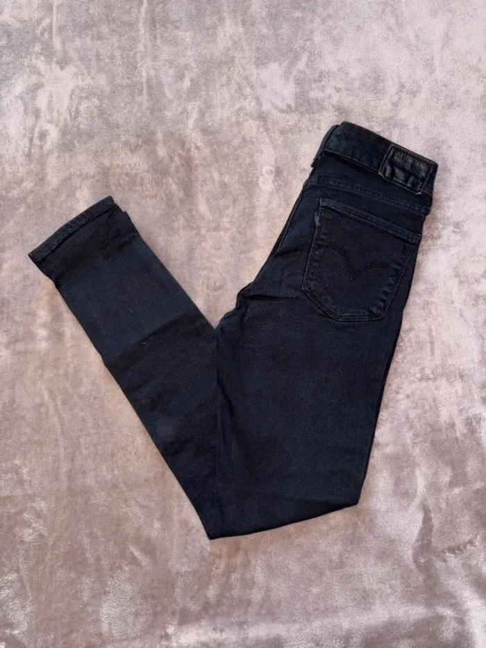 Jean LEVI’S femme taille 36 noir en très bon état