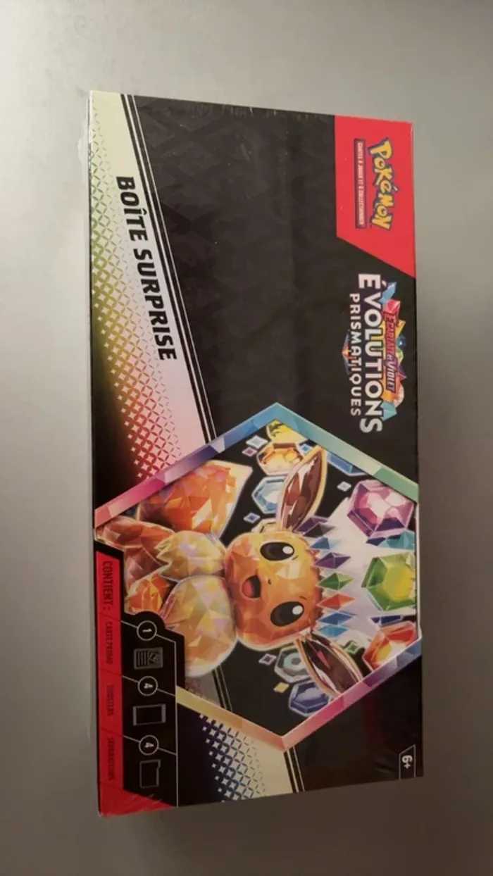 Pokémon Évolutions Prismatiques Box Surprise