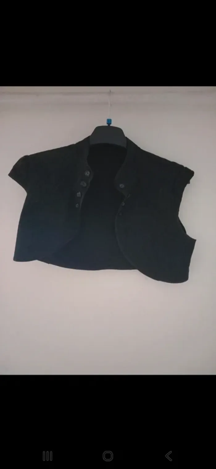 Boléro noir court boutonné – Taille 40