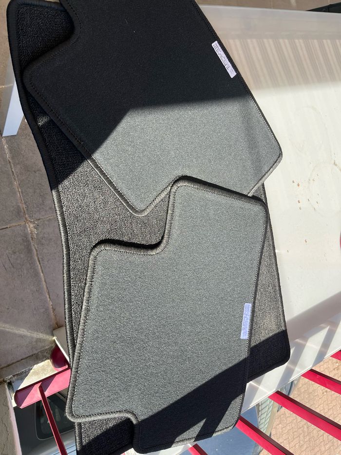 Lot 5 tapis Captur neuf