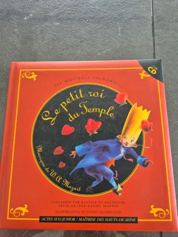 Livre Opera Avec CD pour enfant "Le petit roi du temple"