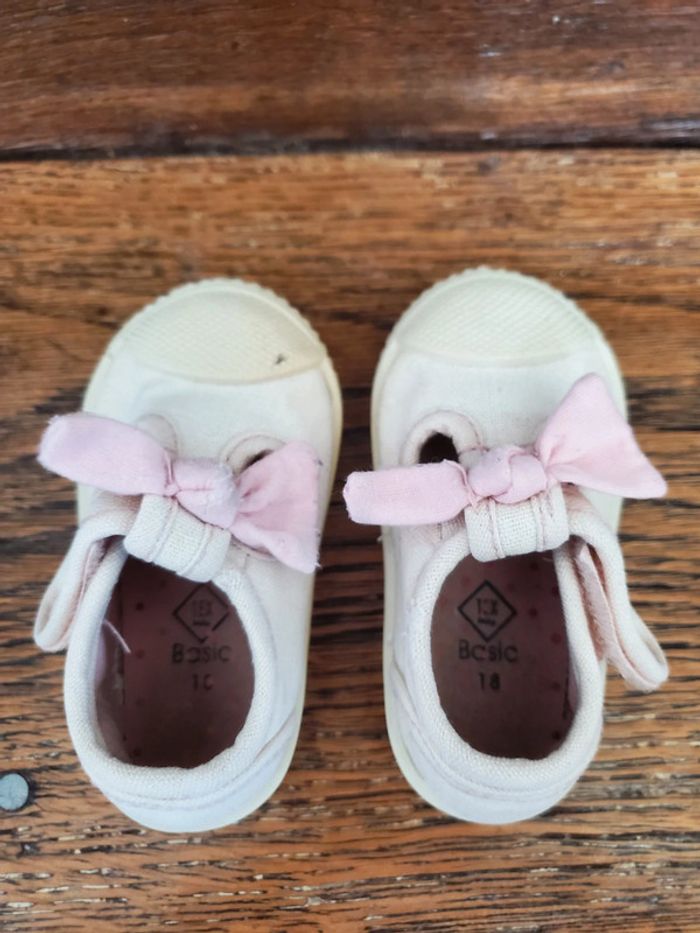 Baskets toile T.18 - photo numéro 4