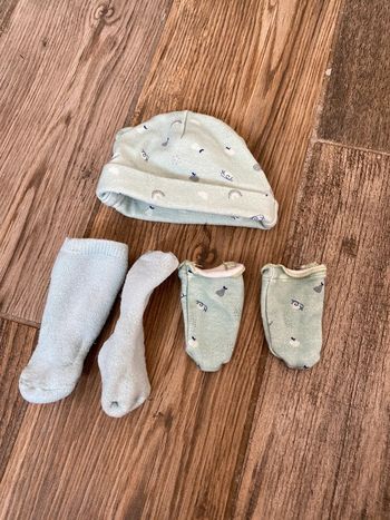 Bonnet gants chaussettes