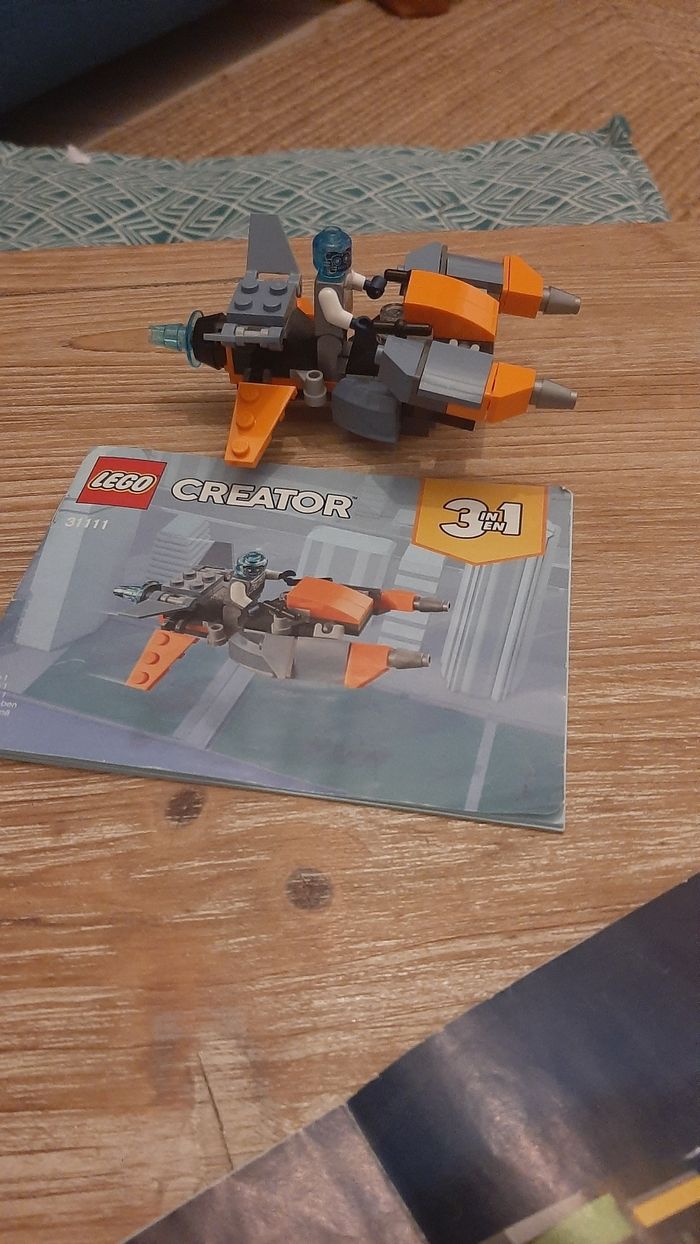 Lego Creator 3 en 1 Le Cyber Drone - photo numéro 2