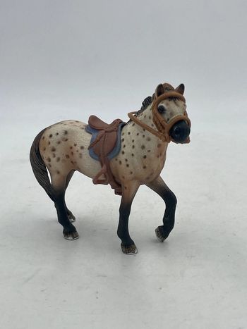 Figurine Schleich Étalon de grignotage N•13689