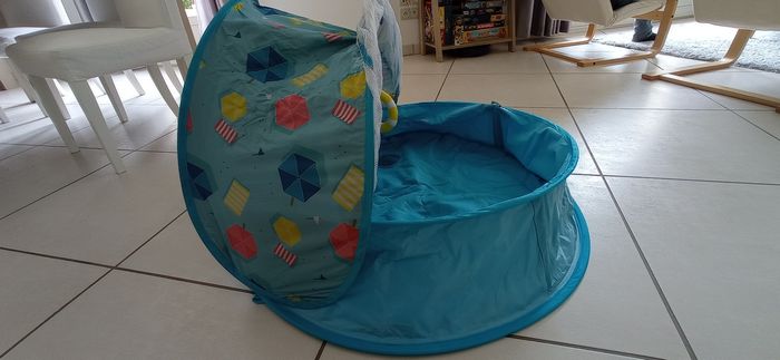 Abri de plage parc d'activité piscine Aquani Babymoov