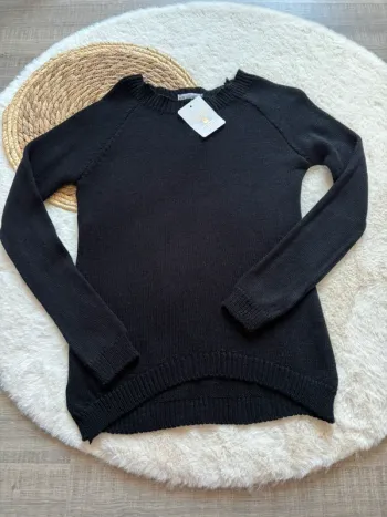 Pull noir