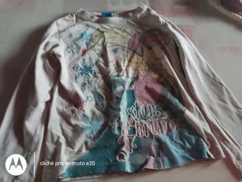T-shirt reine des neiges taille 6ans