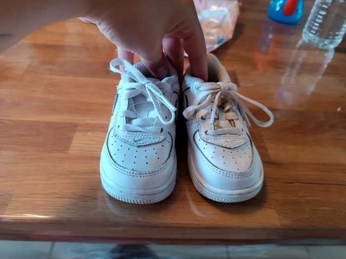 Chaussure basket bébé Nike 21 blanche - photo numéro 2