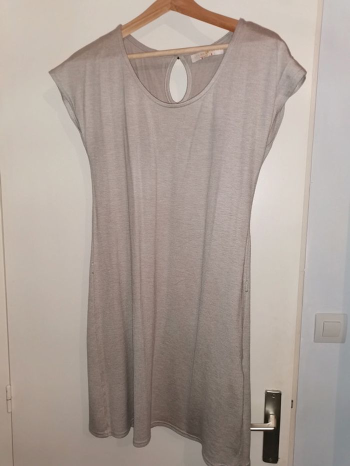 Robe beige taille 42