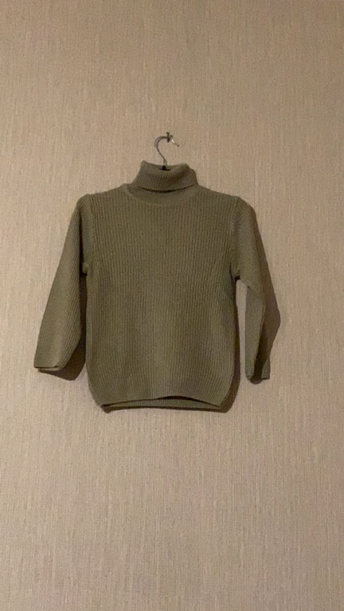 Pull col roulé