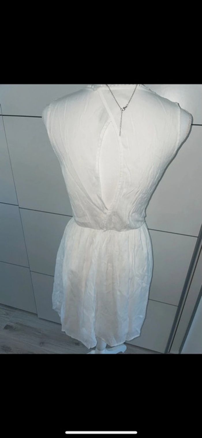 Robe blanche Stradivarius - photo numéro 2