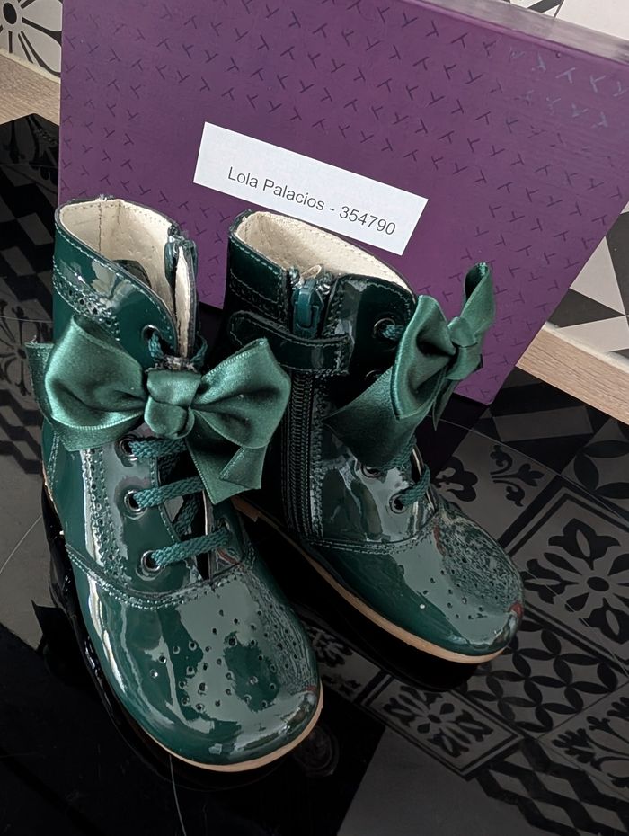 Bottines montantes fille tout cuir. Taille 23. Neuf. Lola Palacios