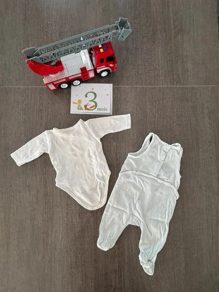 Pyjama été body lot 3 mois - photo numéro 2