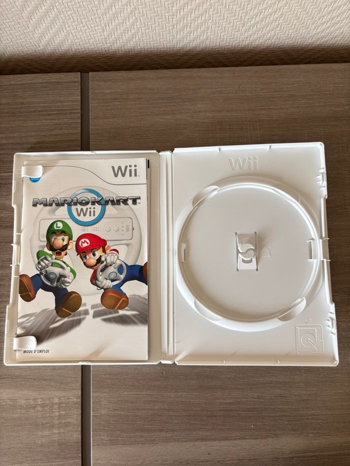Boîtier Mario Kart Wii - photo numéro 3