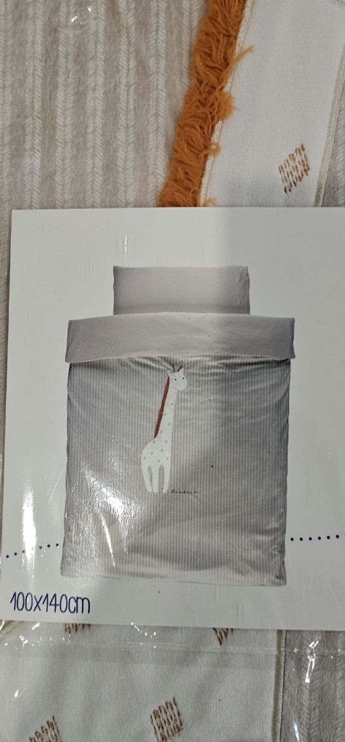 Magnifique parure de lit bébé Noukie's Neufs - photo numéro 5