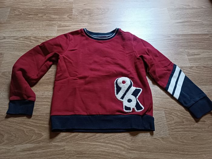 Sweat rouge, Okaïdi, 10 ans