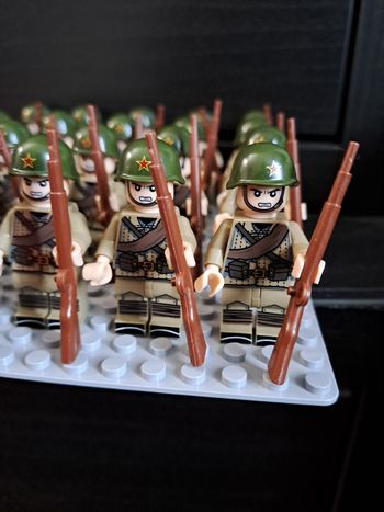 Soldats Soviétiques 2 type Lego_1 soldat = 1€
