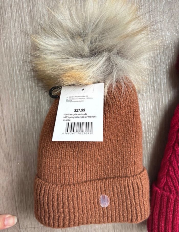 Lot de 2 bonnets enfant neufs avec étiquettes. - photo numéro 5