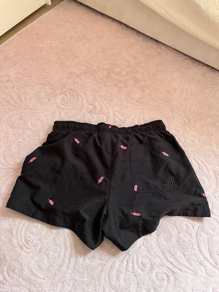 Short noir H&M à motifs glaces roses - taille S - photo numéro 2