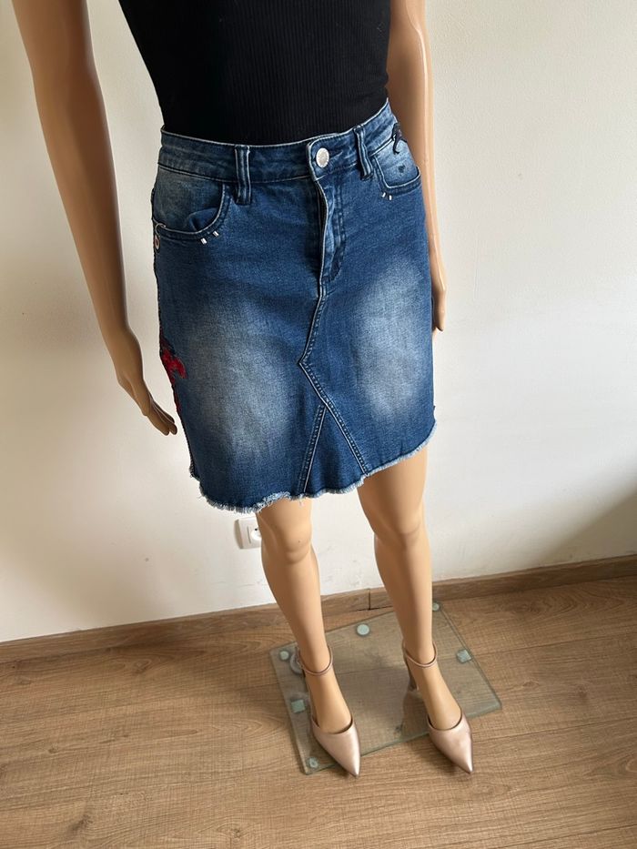 Jupe bleue marine en jean La Mode est à Vous taille 38 jamais portée - photo numéro 2