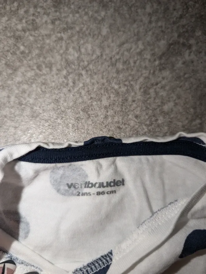 T-shirt blanc à pois bébé fille 2 ans comme NEUF - photo numéro 2