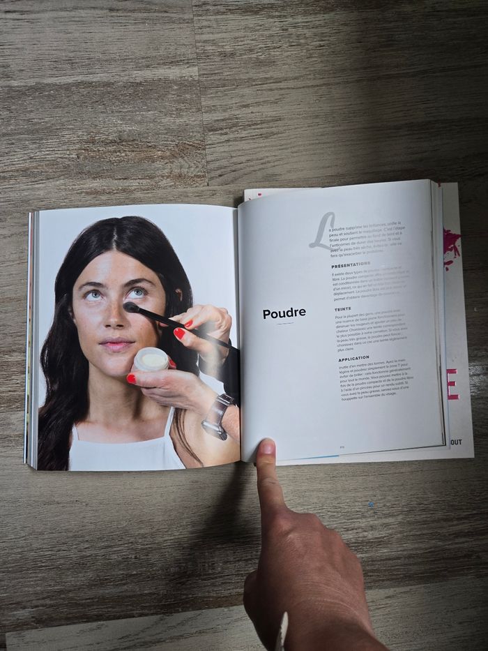 2 livres maquillage Bobby brown - photo numéro 7