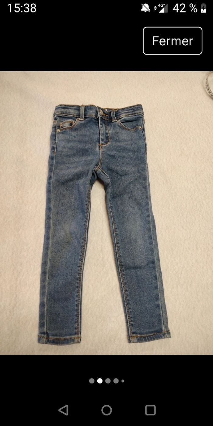 Lot vêtements filles 4 ans - photo numéro 2