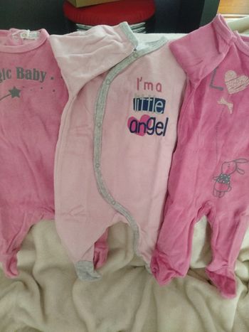 #kytie1moisfille. 3 grenouillères taille 1 mois 