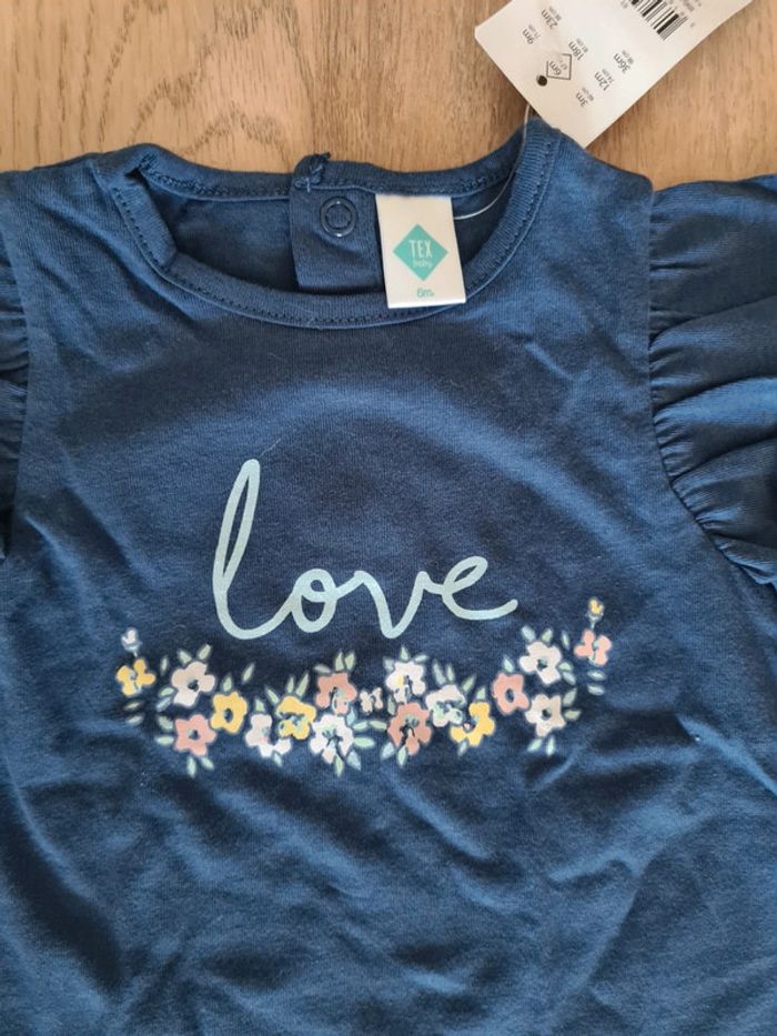 Tee-shirt 6 mois neuf avec etiquette - photo numéro 2