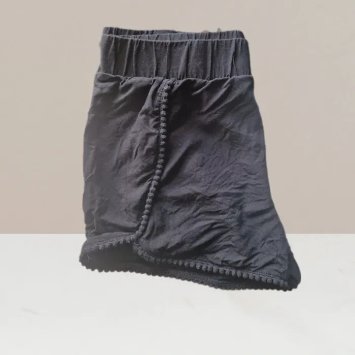 Superbe short légé noir - Gémo - Taille 12 ans