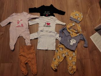 Lot de vêtements bébé fille 1 mois