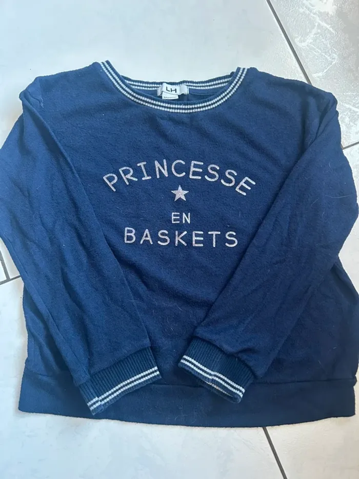 Pull léger princesse en baskets