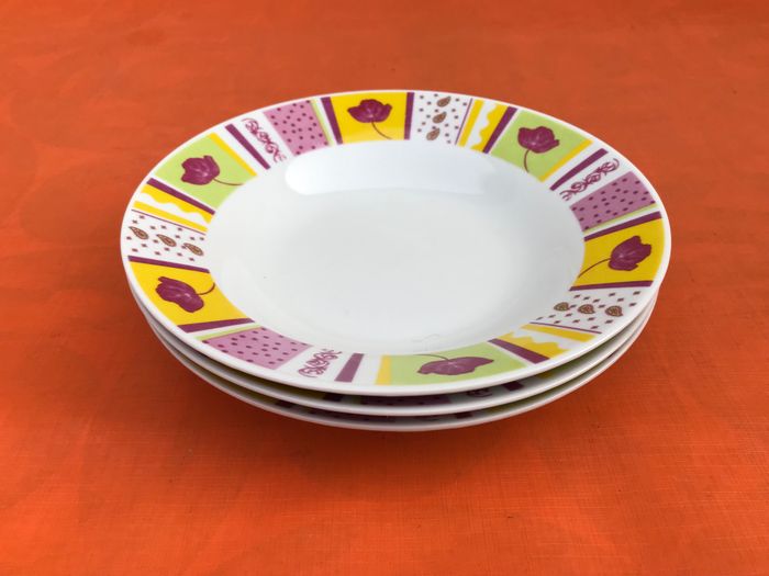 3 assiettes creuses Porcelaine blanche Frise multicolore décor tulipe - photo numéro 6