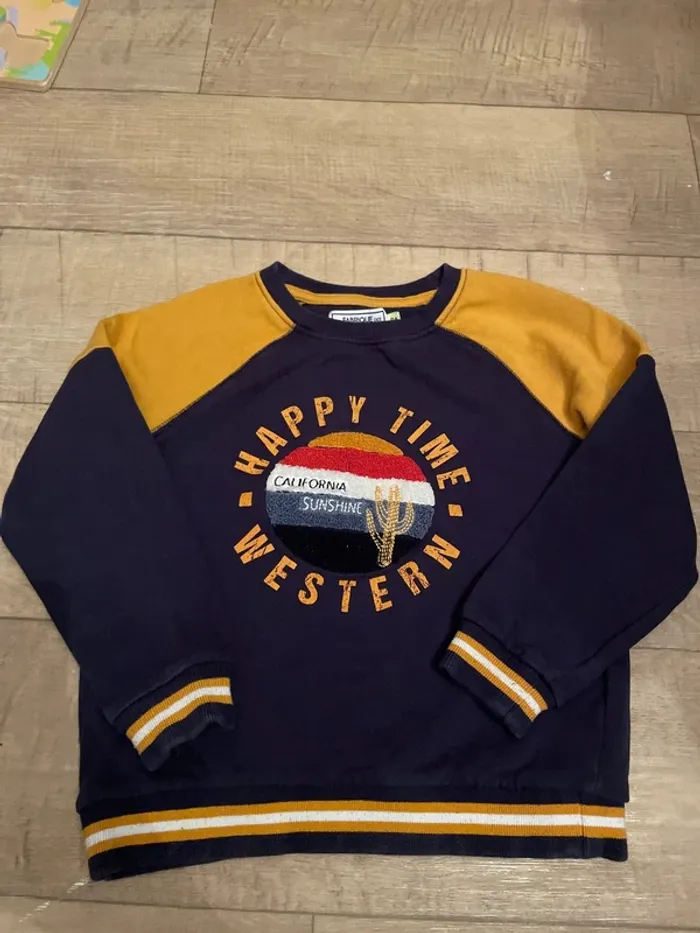 Pull bleu