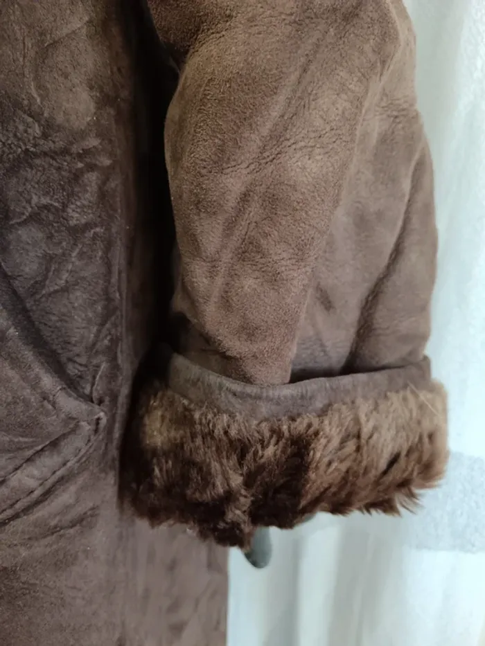 Burberry "manteau d'exception cuir retourné" t. - photo numéro 8
