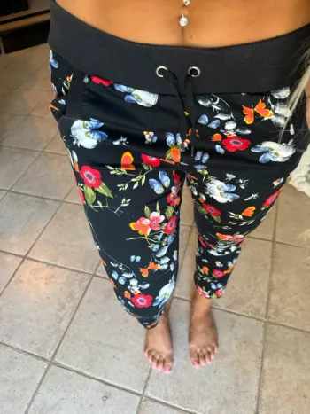 Pantalon à fleurs