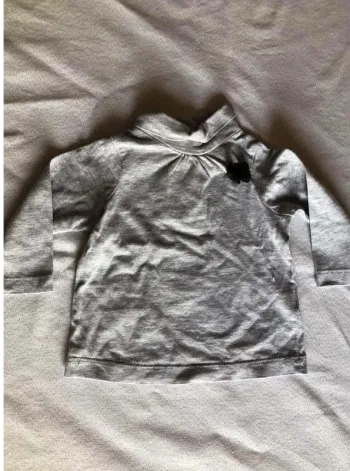 Teeshirt  à manches  longues  Tissaia  taille  6  mois