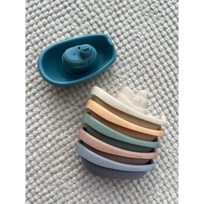 6 Bateaux arc-en-ciel pour le bain +9mois