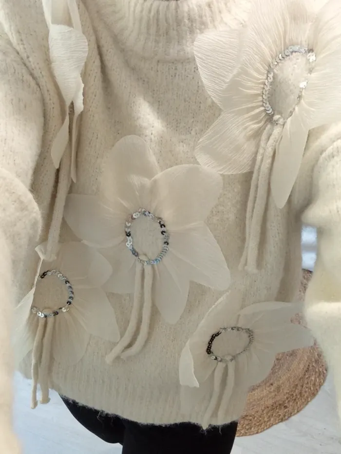 Pull beige fleur - photo numéro 5