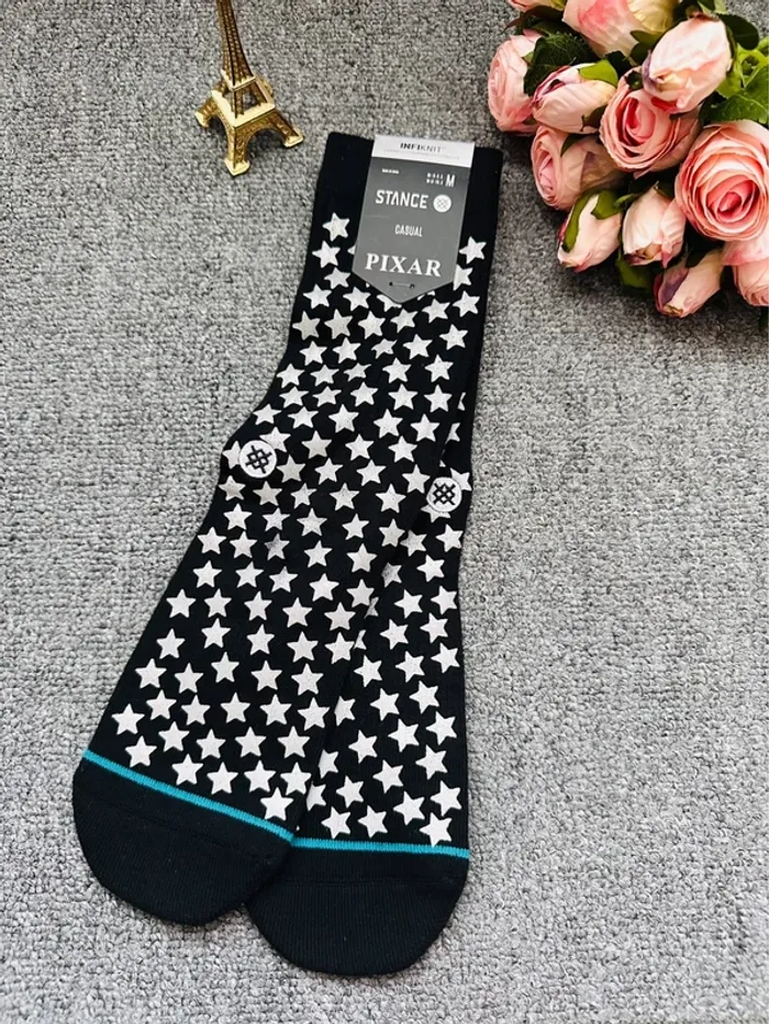 🚴Chaussettes STANCE x Pixar “Wilderness Explorer” étoiles phosphorescentes (taille M, mixte)