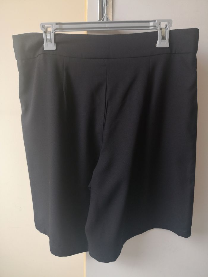 Short noir - photo numéro 2