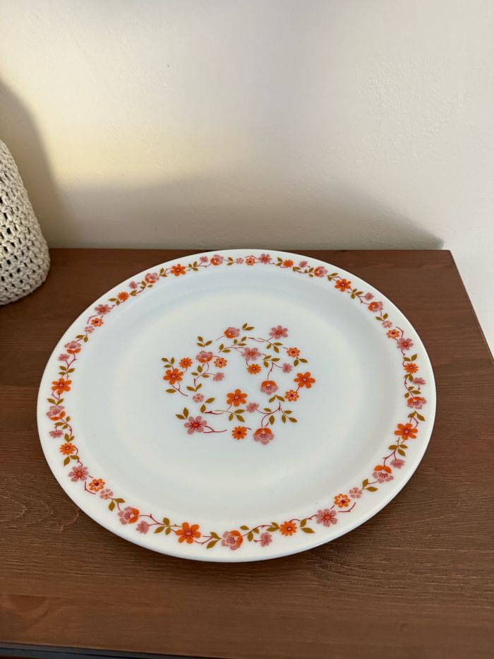 Plat  fleuris modèle Scania - Arcopal