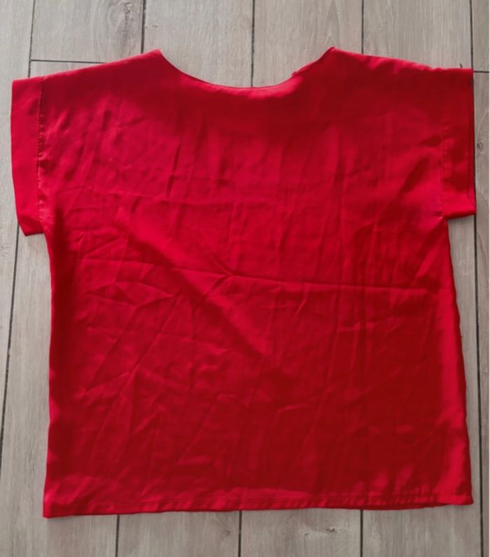Top rouge - photo numéro 3