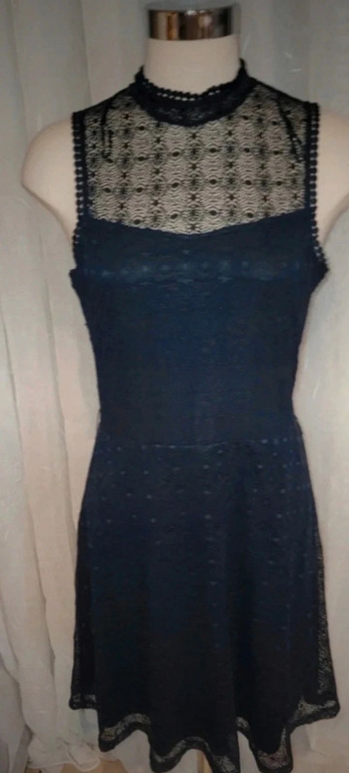 Robe dentelle dos nu 40 - photo numéro 3