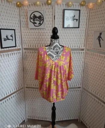 💕Jolie blouse rose poudré aux motifs floraux jaune acidulé avec collier femme TXl / 42 mosquitos 💕