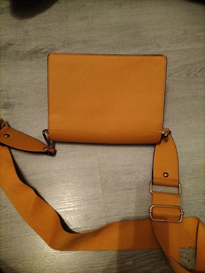 Sac à main Minelli jaune moutarde modèle milaine format moyen avec anse en tissu - photo numéro 12