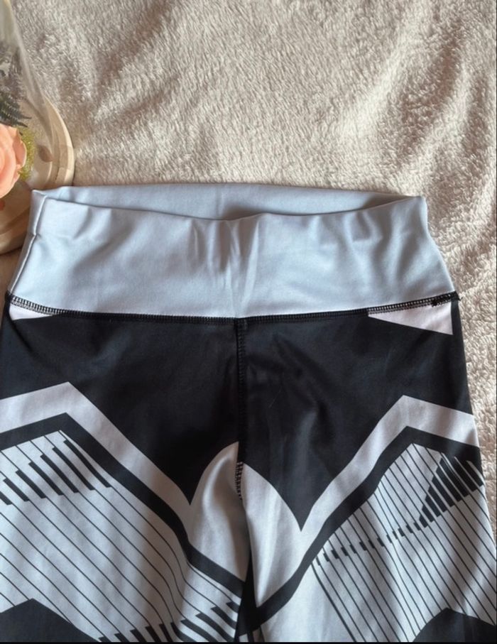 Legging de sport taille S en très bon état - photo numéro 2