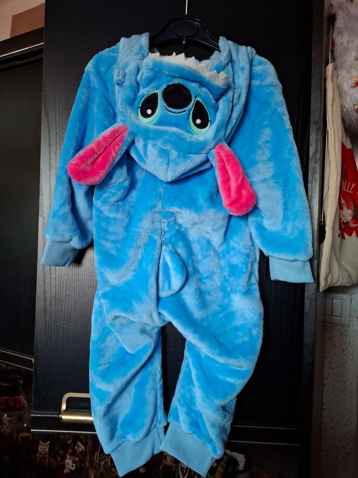 Combinaison grenouillère kigurumi pyjama enfant fille garçon peluche Stitch déguisement disneyland