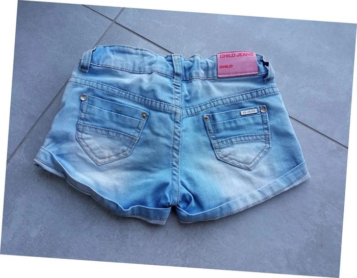 Superbe short en jean 6 ans - photo numéro 2